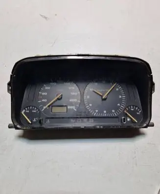 Volkswagen Golf III Speedometer (instrument cluster) 88311188
