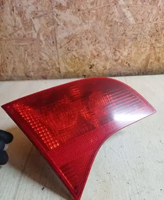 Tailgate rear/tail lights