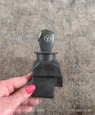 Mercedes-Benz CLK A208 C208 Ignition lock 2105450208 33000301 10430108020611