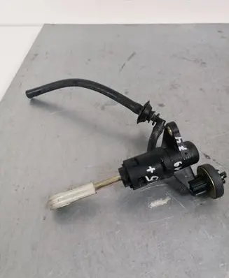 Clutch slave cylinder