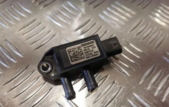 Audi Q7 4M Exhaust gas pressure sensor 059906051L
