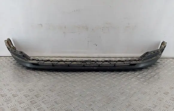 Front bumper lip