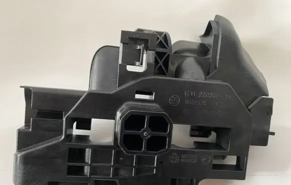 Radiator mount bracket