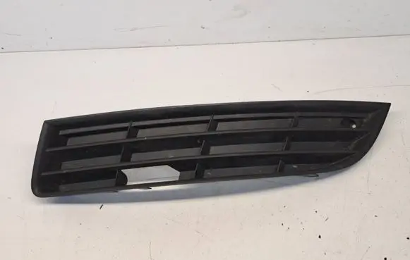Volkswagen PASSAT B6 Front bumper lower grill 3C0853665