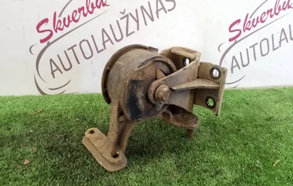 Toyota RAV 4 (XA30) Engine mount bracket AV84678