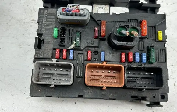 Peugeot 207 BSM Control unit 9664055780