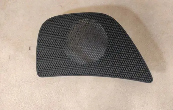 Side speaker trim/cover