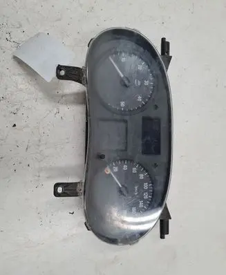 Opel Vivaro Speedometer (instrument cluster) P8200283199