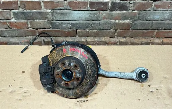 BMW 2 F22 F23 Front wheel hub spindle knuckle 6792286