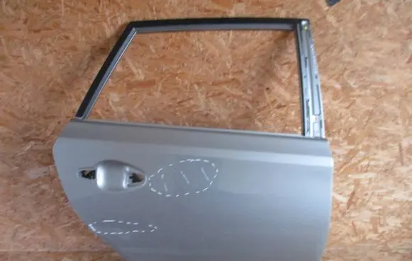Toyota Auris E210 Rear door 