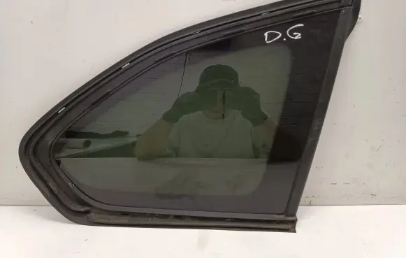 BMW X1 F48 F49 Rear side window 43R000177