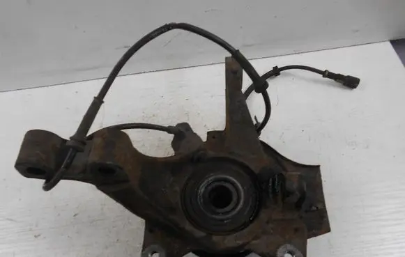 Renault Laguna I Front wheel hub spindle knuckle