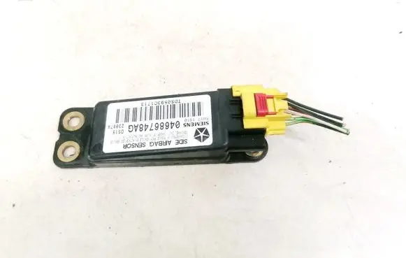 Chrysler Voyager Airbag deployment crash/impact sensor 04686748AG 5WY71910