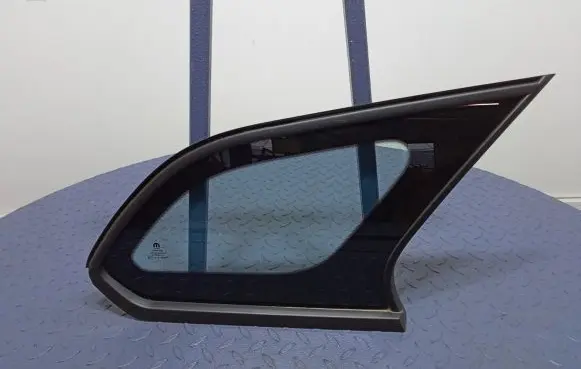 Fiat Tipo Rear side window