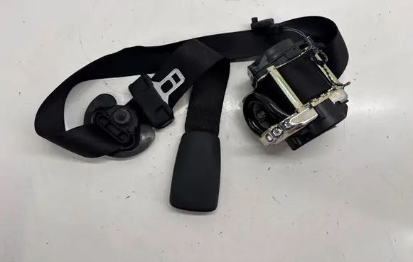 BMW X1 F48 F49 Front seatbelt 7428111 72117428111