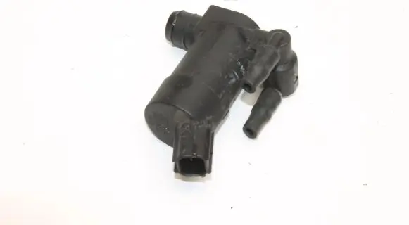 Ford Kuga I Windscreen/windshield washer pump