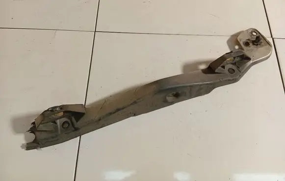 Renault Laguna III Fender mounting bracket 901260001R