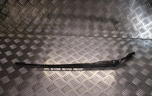 Peugeot 207 Front wiper blade arm