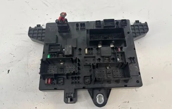 Opel Insignia A Fuse module 365927271 1102700000 13343949