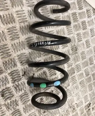 Toyota Avensis T270 Rear coil spring