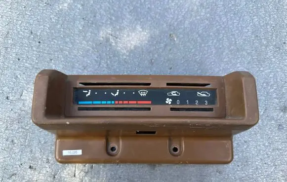 Nissan Patrol 160 Climate control/heater control trim 27575C8202 27575C8212