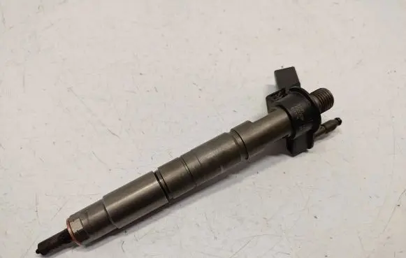 BMW X3 E83 Fuel injector 7797877 13537797877 13537809190