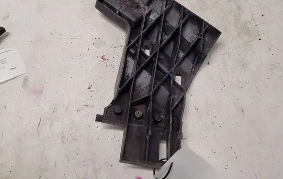Volvo V60 Front bumper mounting bracket 31323429