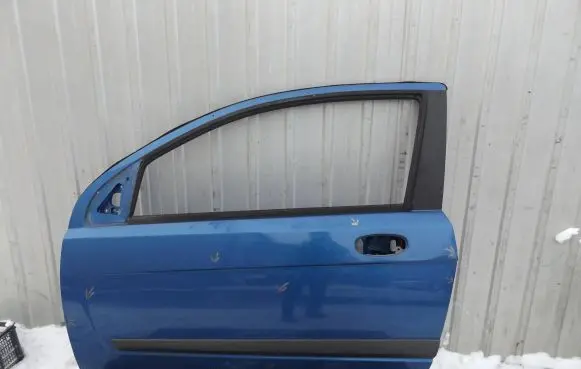Chevrolet Aveo Front door