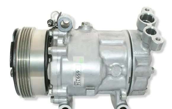 Renault Laguna II Air conditioning (A/C) compressor (pump) 8200840899 SD6V121911 SD6V121910