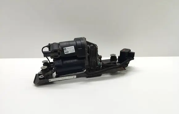 BMW 5 E60 E61 Air suspension compressor/pump 6777827 677782703 37106777827