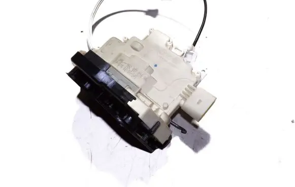 Audi A4 S4 B7 8E 8H Front door lock 8E2837016AA