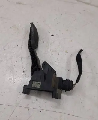 Opel Zafira A Accelerator throttle pedal 90581208 18108005 0281002298