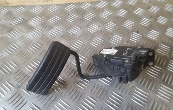 Renault Espace - Grand espace IV Accelerator throttle pedal 6PV00811922 8200007512