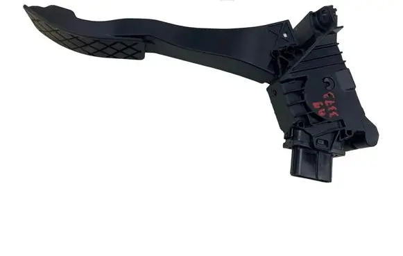 Volkswagen Tiguan Accelerator throttle pedal 5Q1723503L