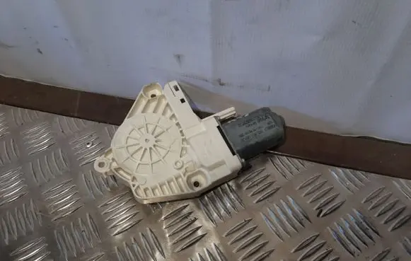Audi A7 S7 4G Front door window regulator motor 8K0959801B