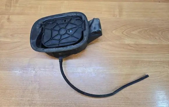 Volvo V70 Fuel tank cap 31335115