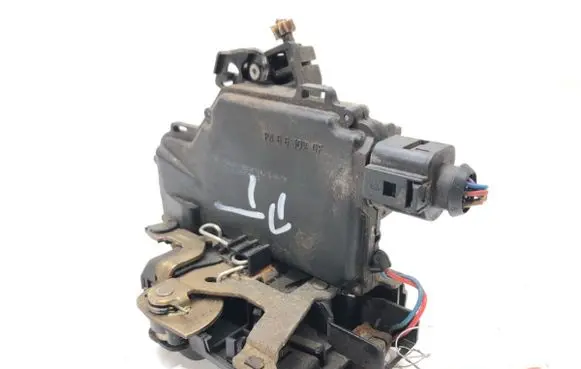 Seat Toledo II (1M) Rear door lock