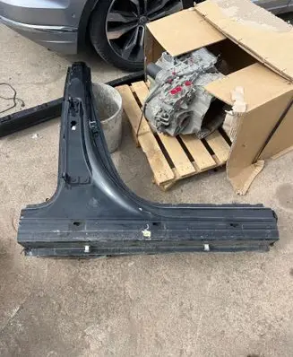 Mercedes-Benz B W247 Pillar (middle) 