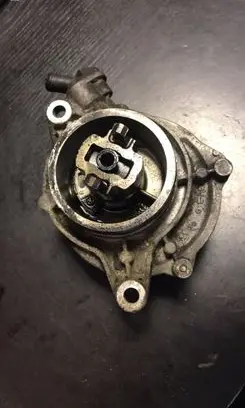 BMW X3 E83 Vacuum pump 700437