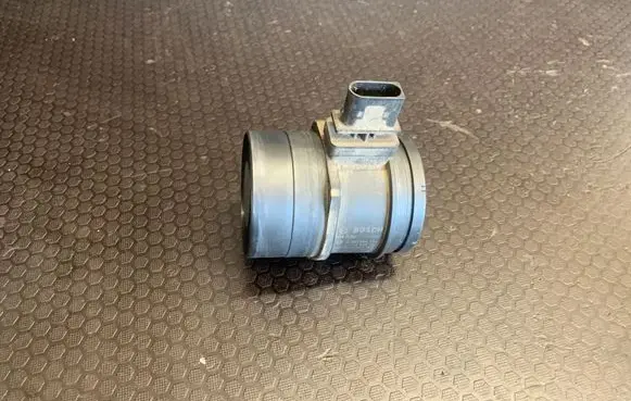 BMW X1 E84 Mass air flow meter 0281006146 275402261 8509724