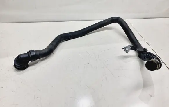 Peugeot 3008 II Engine coolant pipe/hose 9689025280