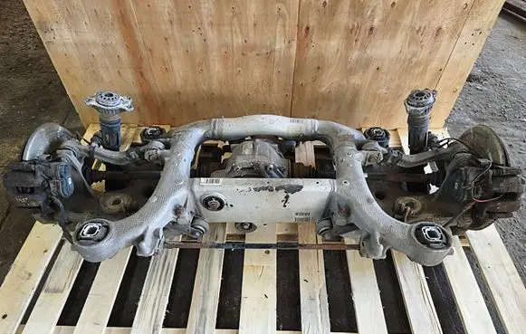 BMW 5 F10 F11 Rear axle beam with reductor 6799103 7584456