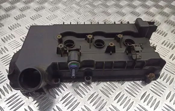 Mitsubishi Colt Rocker cam cover 