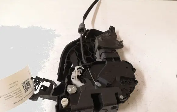 Volvo S40 Rear door lock 30699111 985916101