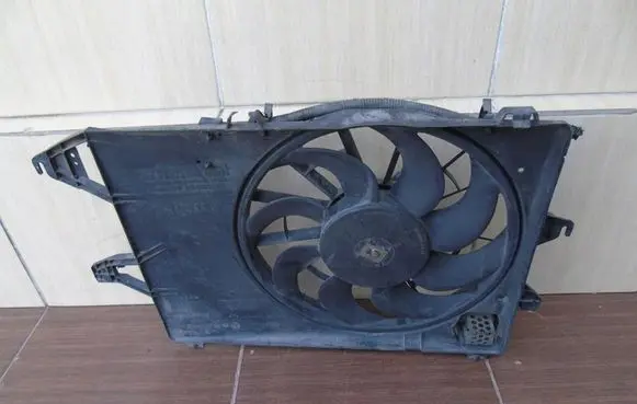 Ford Mondeo MK I Electric radiator cooling fan DA814695BB
