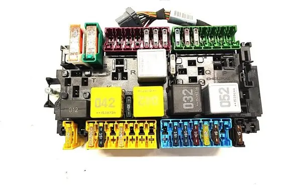 Mercedes-Benz Vito Viano W447 Fuse module A2469067100