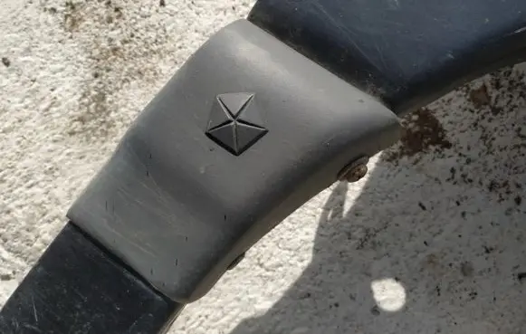 Fender trim (molding)