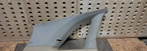 Mercedes-Benz B W245 (D)pillar trim (top) 