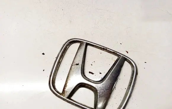 Manufacturer badge logo/emblem