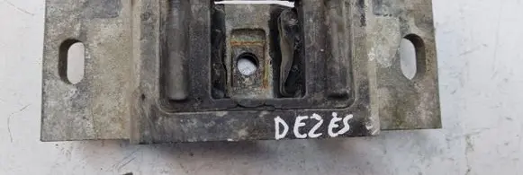 Renault Master III Gearbox mount 8200676857